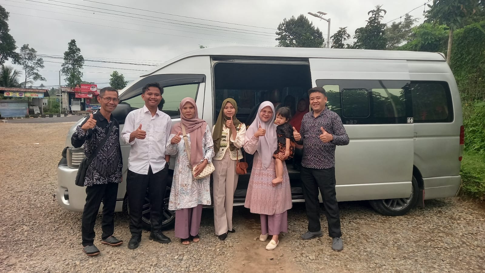 Ardana Travel - Sahabat Perjalanan Anda - Trip Wisuda Kuningan - Purwokerto