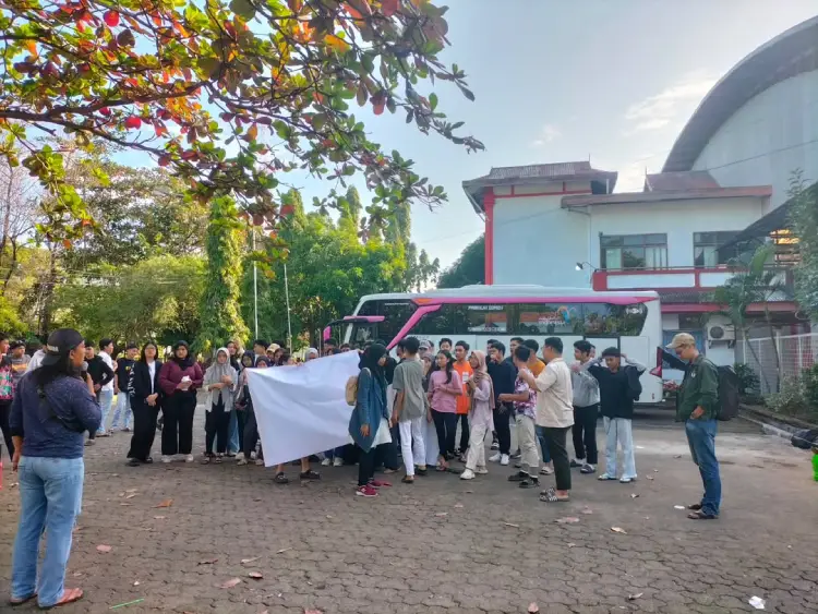 Maryam Transport - Layanan Berkualitas - Maryam Transport