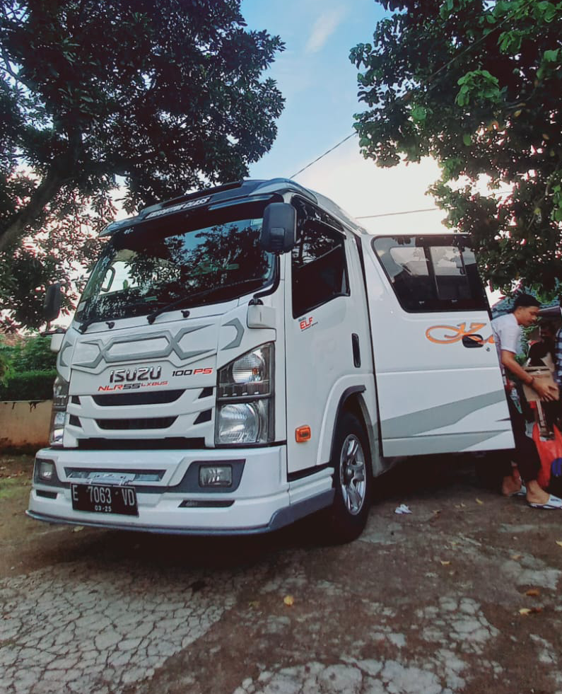 Ardana Travel - Sahabat Perjalanan Anda - Rental Rental ELF Long